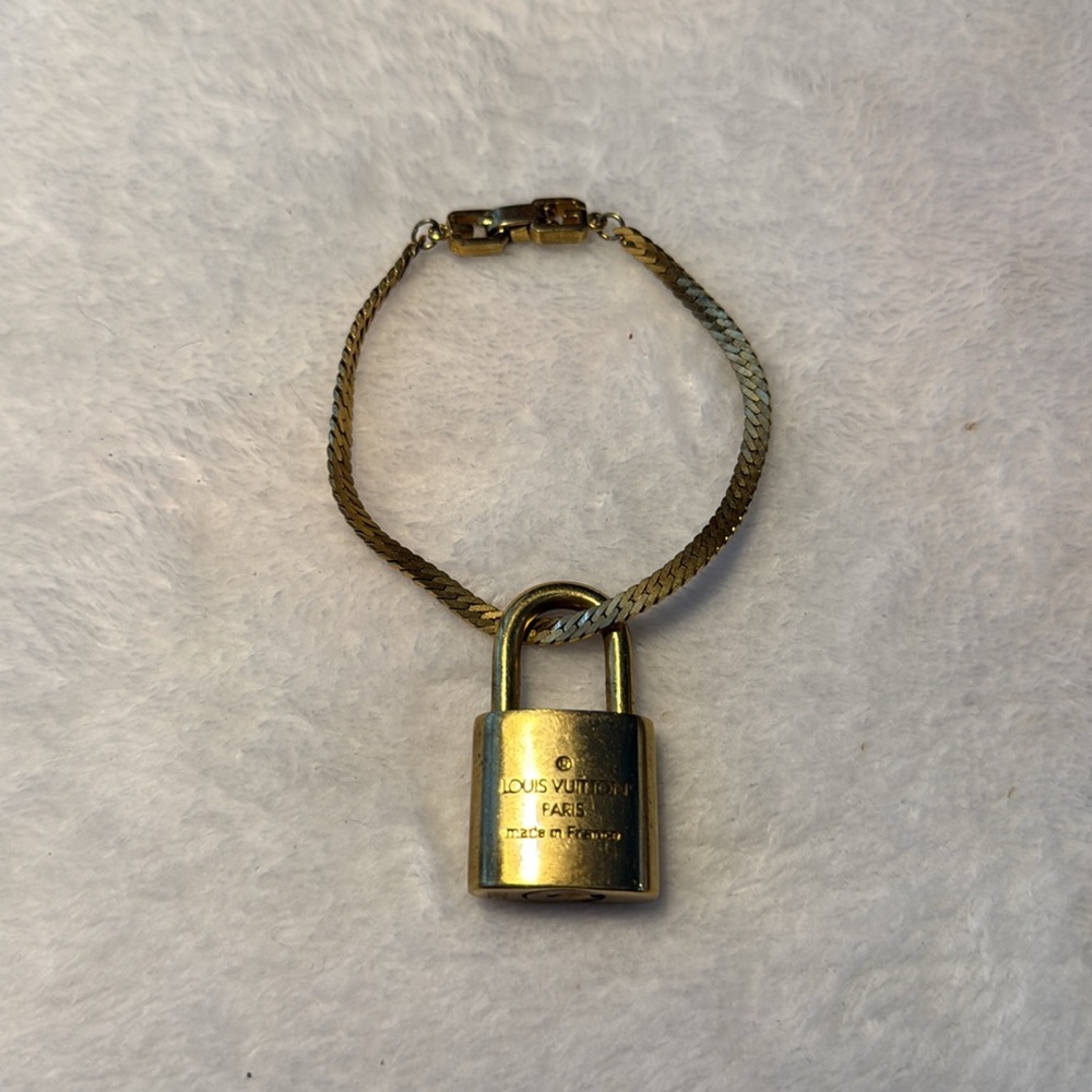 Louis Vuitton lock and key with Givenchy Gold Zipper Design Bracelet - Picture 4 of 7